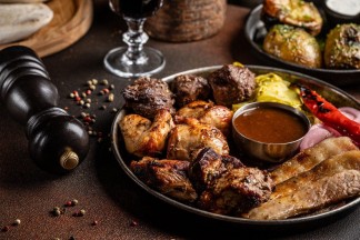 Вечеря для двох у Ресторації м’яса та справедливости у Львові