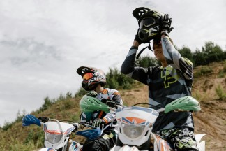 Парубоцька вечірка на мотоциклах у Черкасах