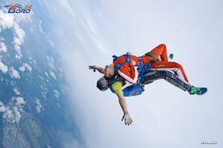 Тандем-прыжок с парашютом возле Киева