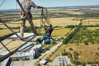 Стрибки з мотузкою з труби 126 метрів в Запоріжжі
