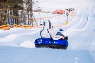 Катание на тюбах возле Львова