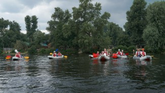 Сплав на байдарках по реке Десенка в Киеве