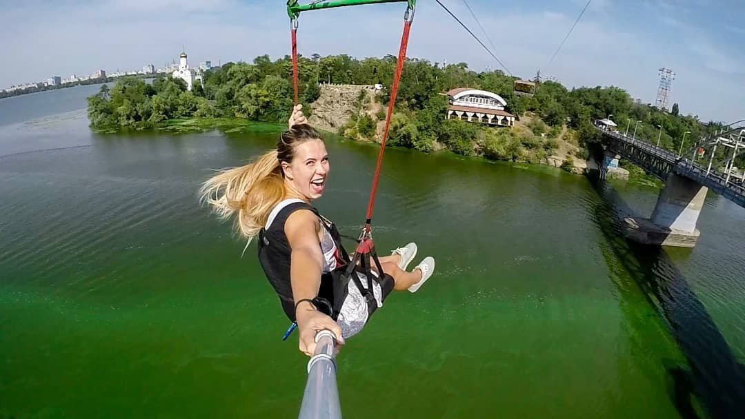 Троллей через Дніпро