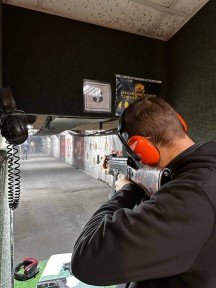 Стрільба з власної зброї у тирі