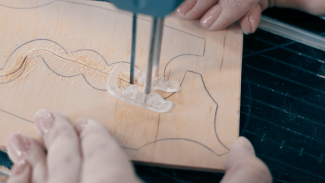 Семейный мастер-класс по резьбе по дереву