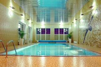 Индивидуальное занятие по плаванию в бассейне возле Киева