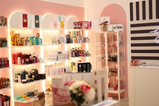 Магазин мультибрендової косметики у Львові