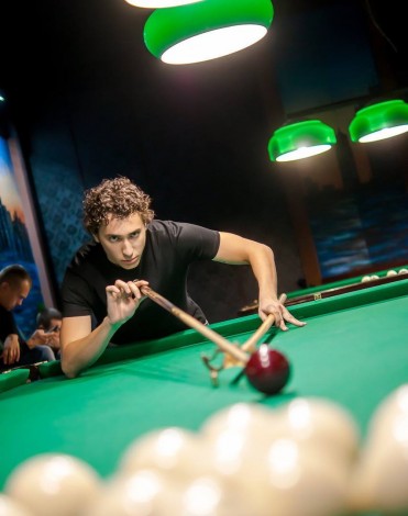 Индивидуальный урок игры в бильярд в Одессе