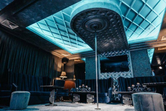 Посещение стриптиз клуба в Одессе