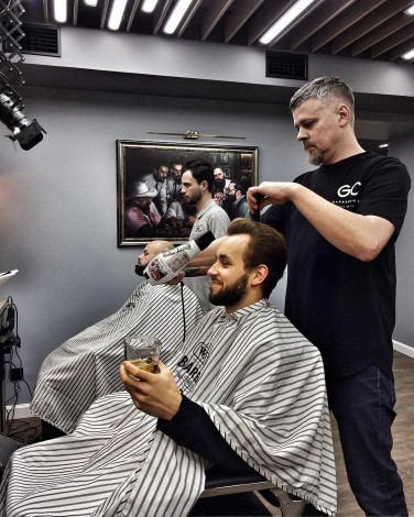 Мужская стрижка в барбершопе в Днепре