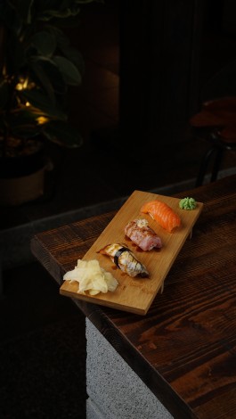 Майстер клас по приготуванню ролів та нігірі для дорослих