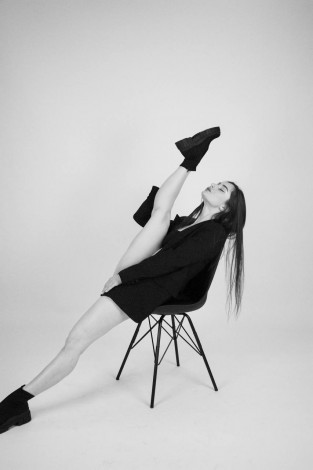 Фотосеанс в автопортретной студии без фотографа в Днепре