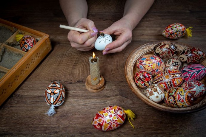 Майстер-клас з розпису писанок