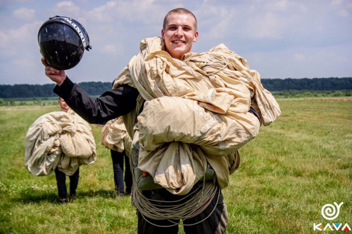 Прыжок с парашютом во Львове, 600-800 метров