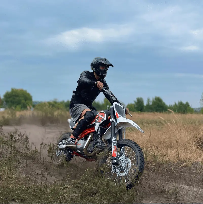Прогулянка на ендуро в Харкові - фото 1 Прогулянка на ендуро в Харкові - фото 1