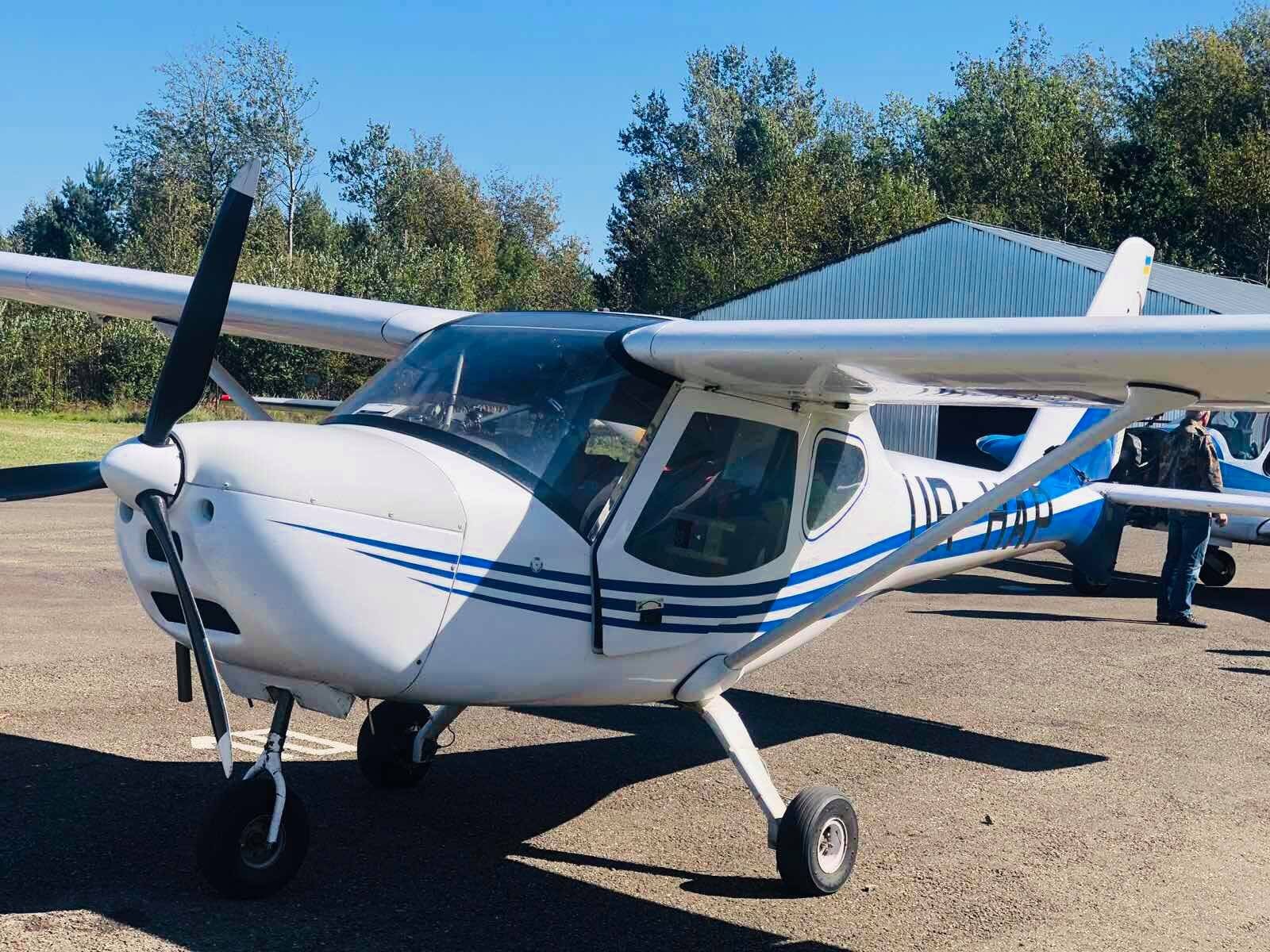 Ознакомительный полет на самолете К-10 Swift во Львове - фото 1