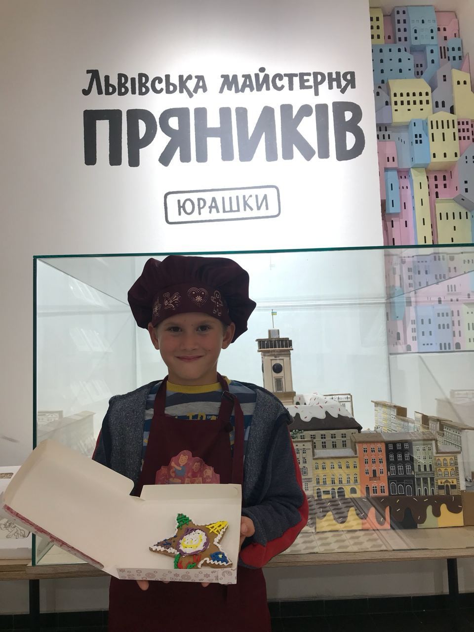 Мастер-класс по выпечке пряников, раскрашивание и моделирование 3D-домика - фото 18