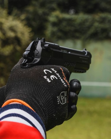 Стрільба зі спортивного пістолета на полігоні біля Вінниці