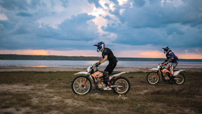 Прогулянка на ендуро мотоциклі в Одесі