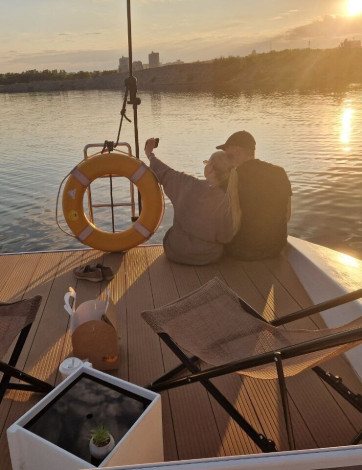 Прогулка на роскошном катамаране для компании в Днепре