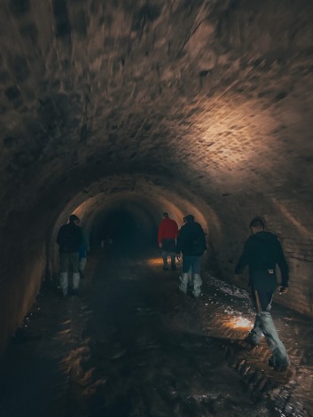 Підземний тур річками Клов та Хрещатик у Києві