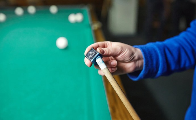 Игра в бильярд в Днепре