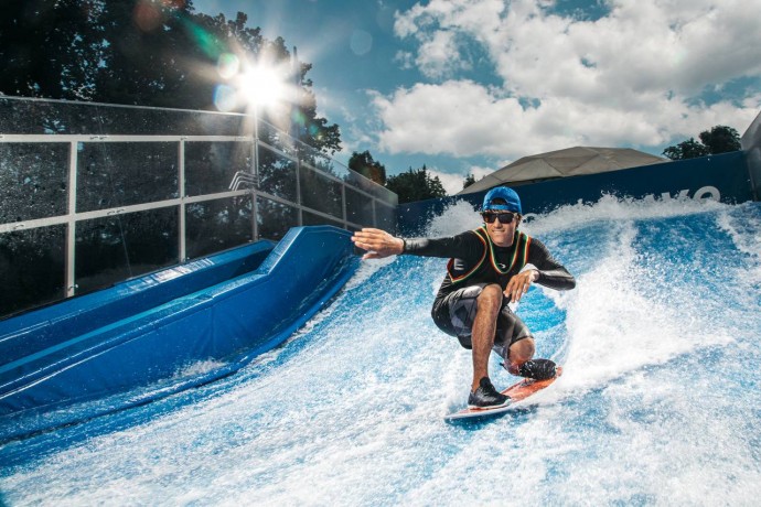 Серфінг на штучній хвилі в Харкові