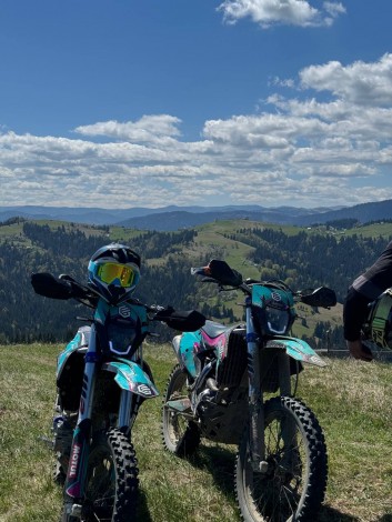 Їзда на мотоциклах у Верховині