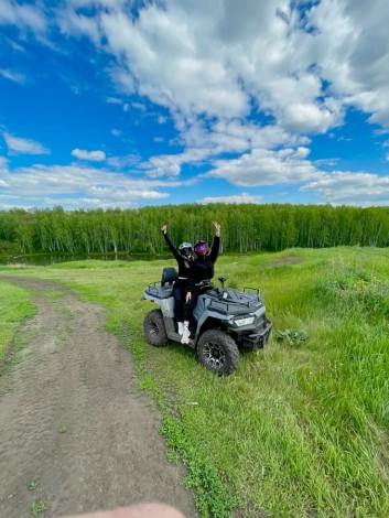 Їзда на квадроциклах для закоханих у Верховині