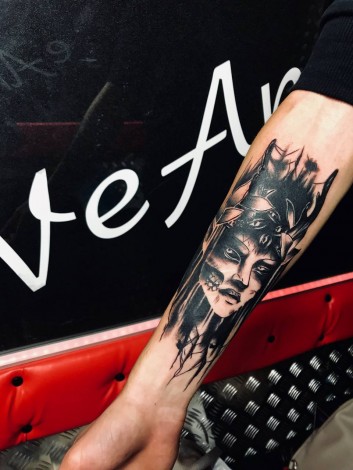 Татуировка в тату салоне в Кропивницком на подарок