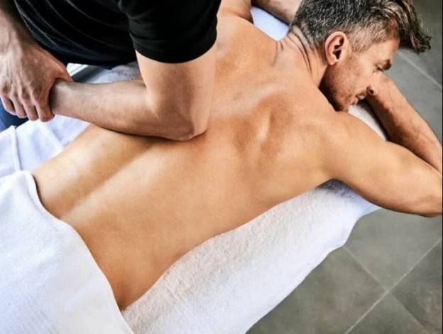 Спортивный массаж спины в Киеве