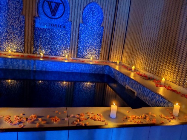 Романический вечер у бассейна в Киеве