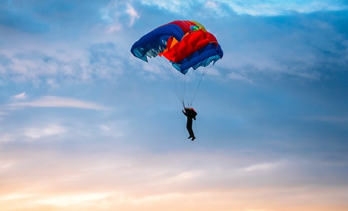 Стрибок з парашутом, Static Line, 1000м в Дніпрі