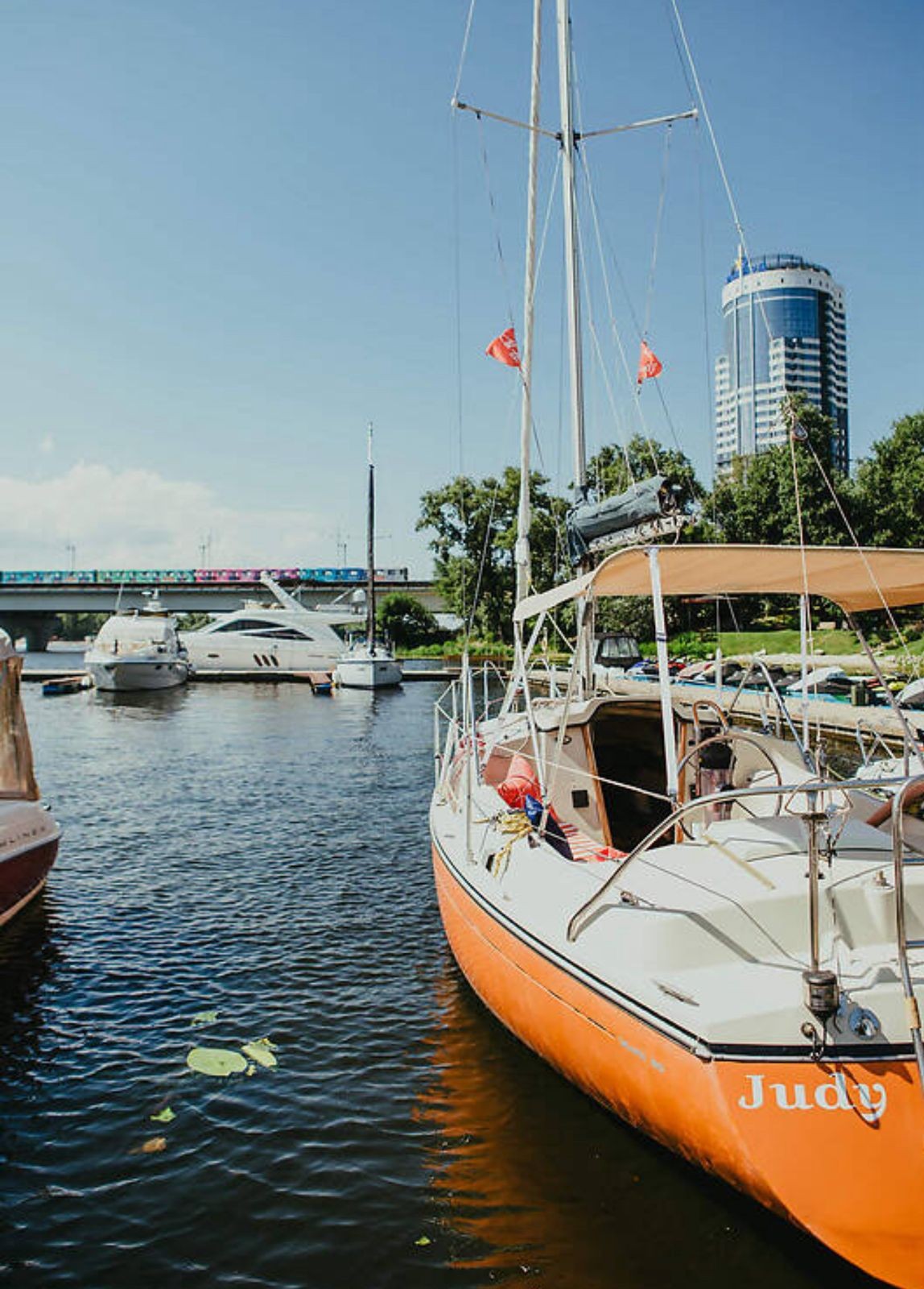 Прогулянка на яхті для двох в Дніпрі - фото 21
