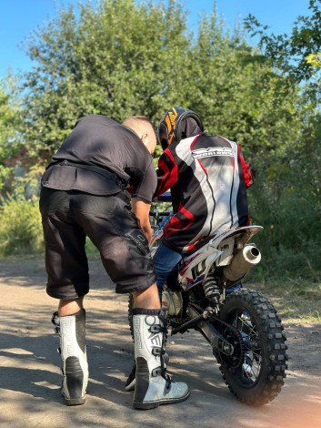 Дитячий майстер-клас на пітбайку