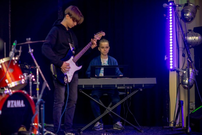 Урок игры на гитаре в Днепре