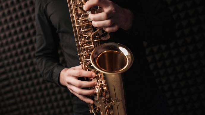 Урок игры на саксофоне в Днепре