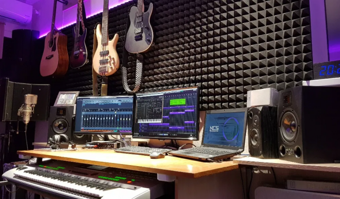 Запись песни в студии в Каменском