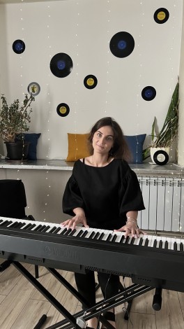 Індивідуальний урок гри на фортепіано у Харкові