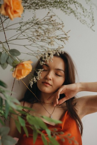 Індивідуальна фотосесія у студії + послуги візажиста та стиліста у Черкасах