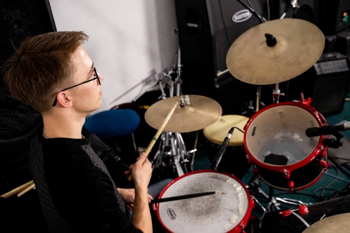 Индивидуальное занятие на барабанах в Кременчуге