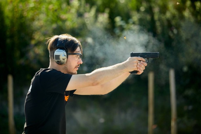 Стрільба з вогнепальної зброї у Києві/1800