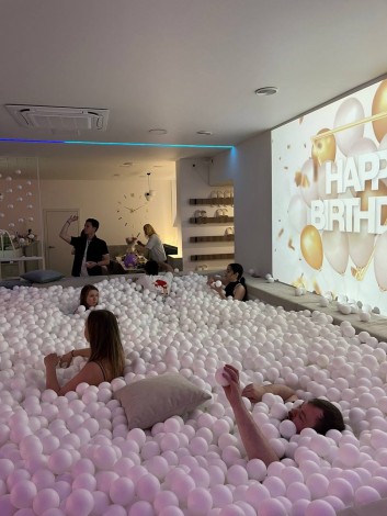 Кинопросмотр в сухом бассейне в Киеве