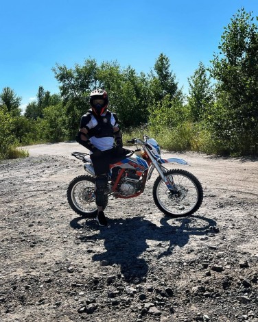 Прогулянка на ендуро мотоциклах в Кам'янському