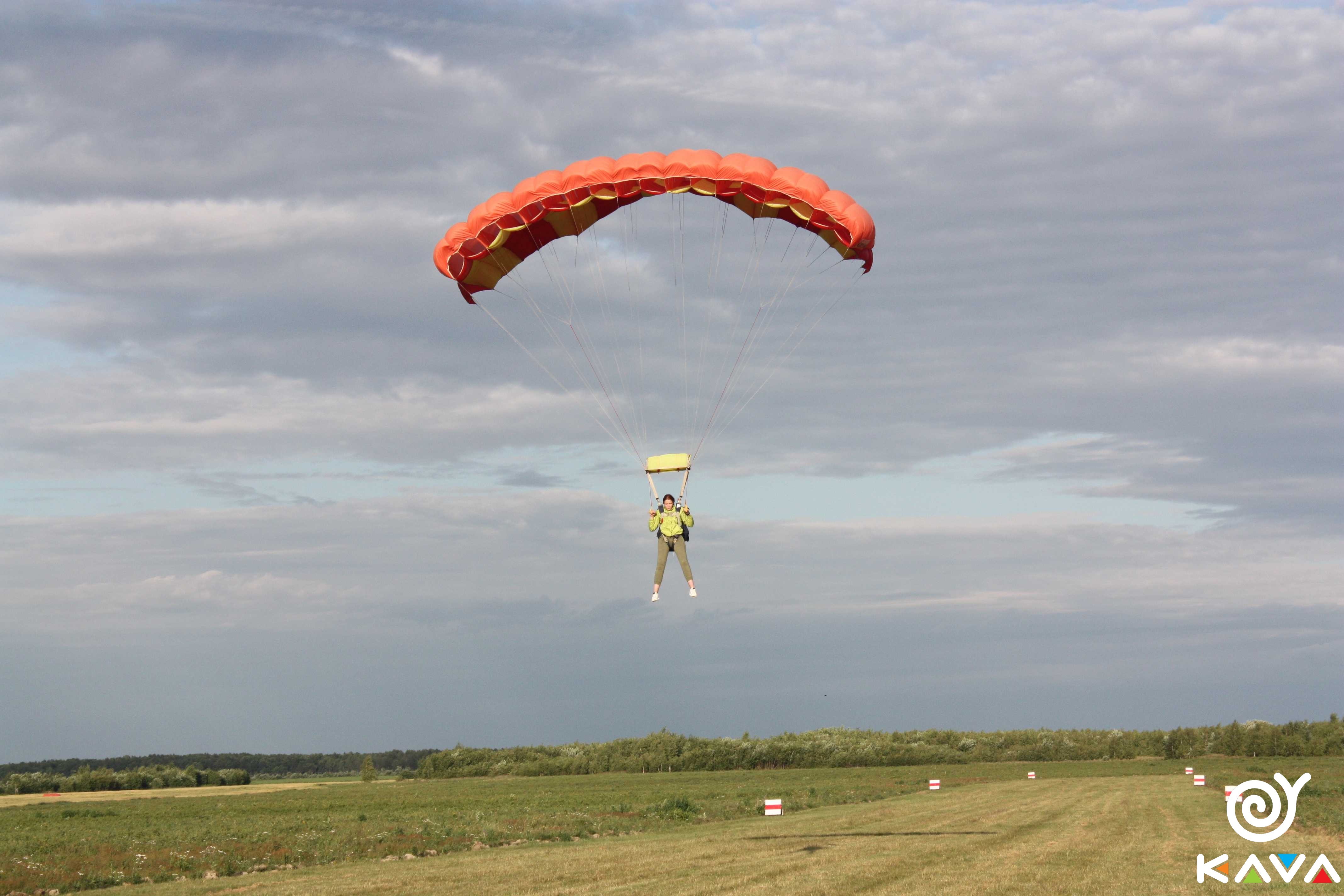Прыжок с парашютом по программе Static Line во Львове - фото 1