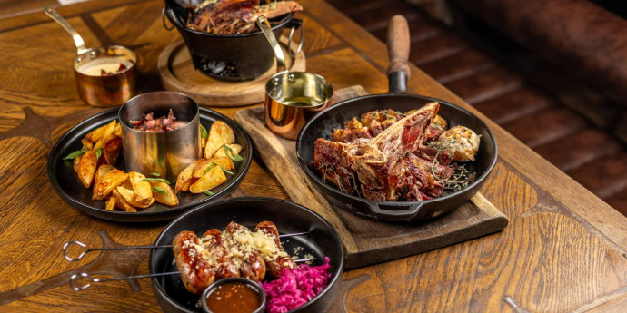 Вечеря для двох у Ресторації м’яса та справедливости у Львові