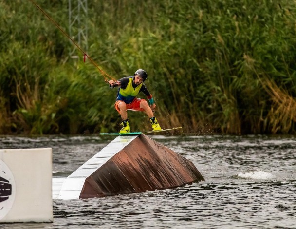 Вейкбординг на канатці в Харкові