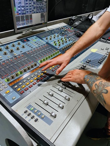 Запись песни в студии в Одессе