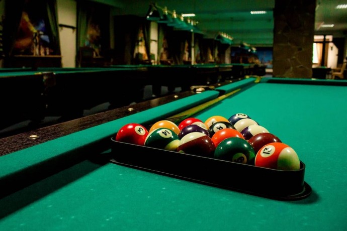 Игра в бильярд в Чернигове
