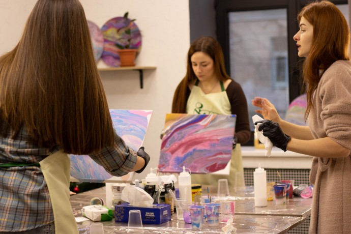 Мастер-класс флюид арта на холсте в Киеве